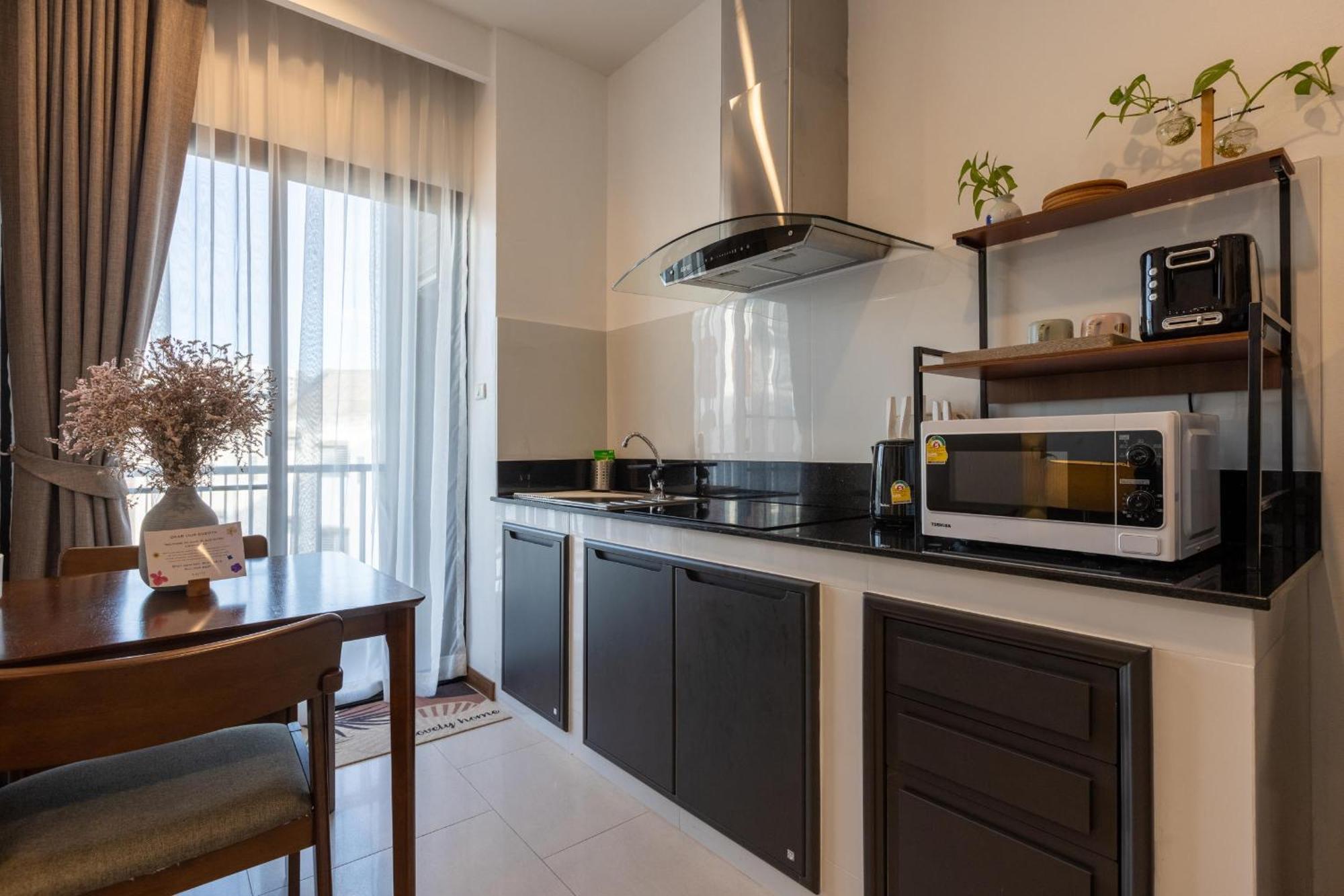 โรงแรม Amiri Place