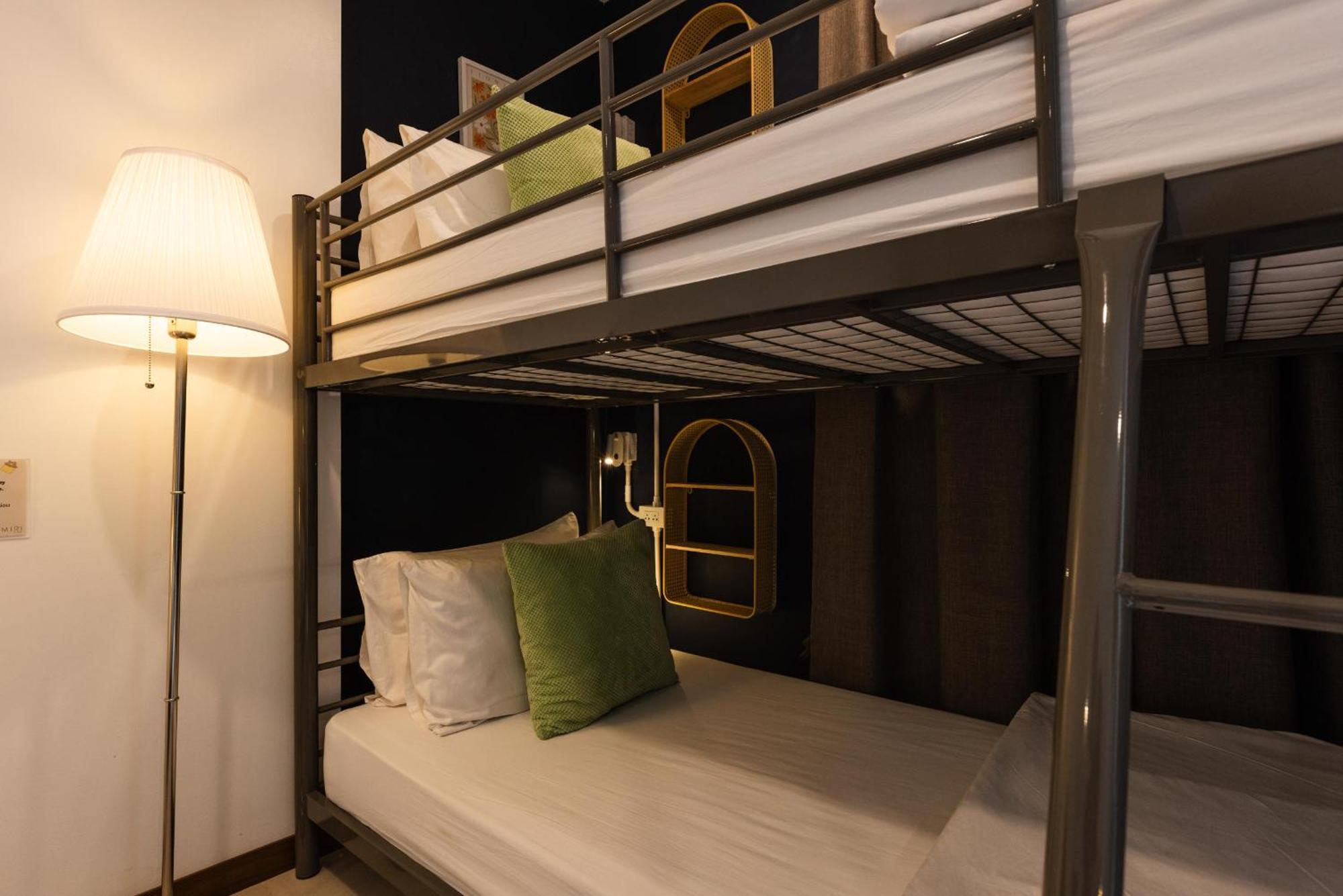 Amiri Place โรงแรม