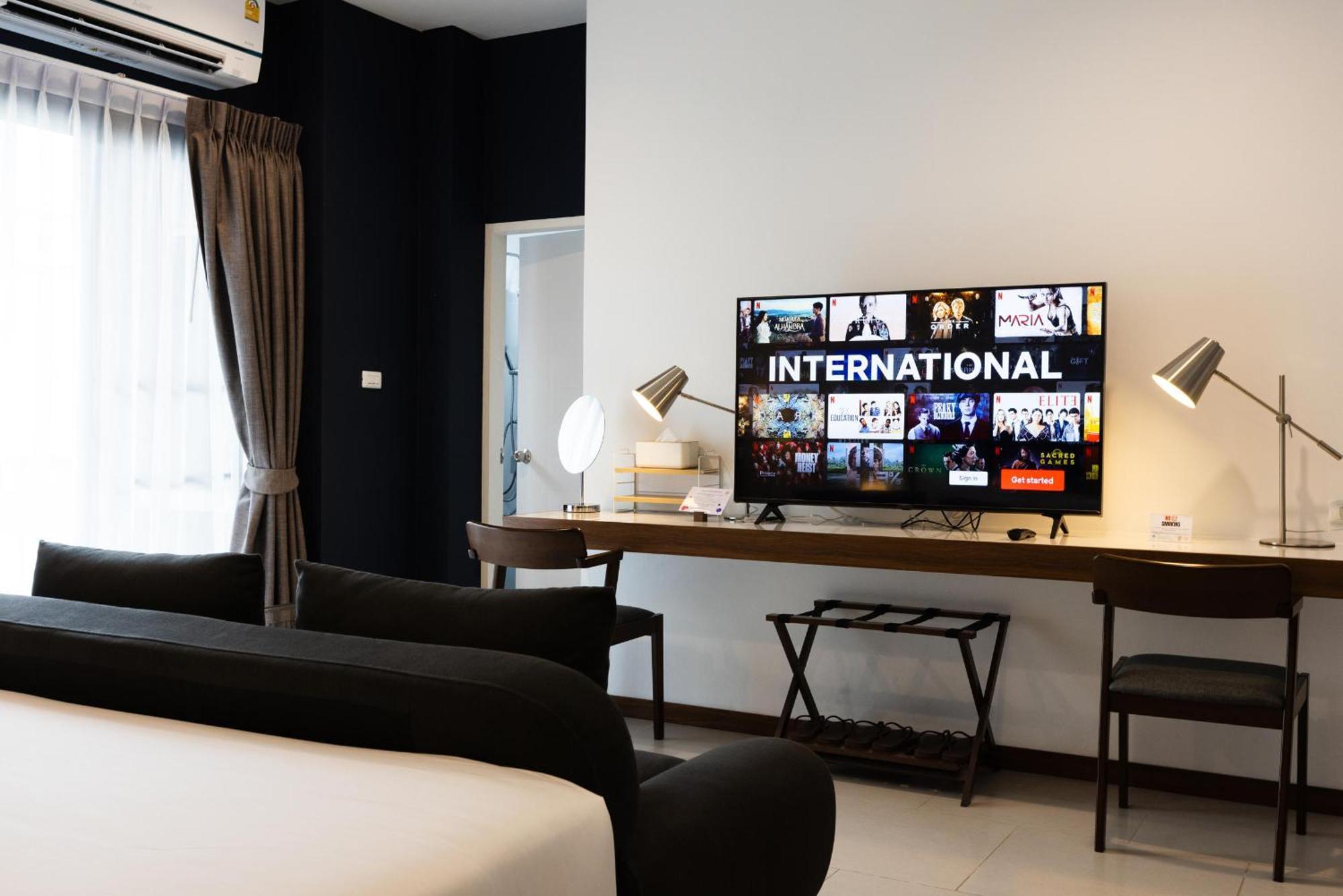 โรงแรม Amiri Place 3*