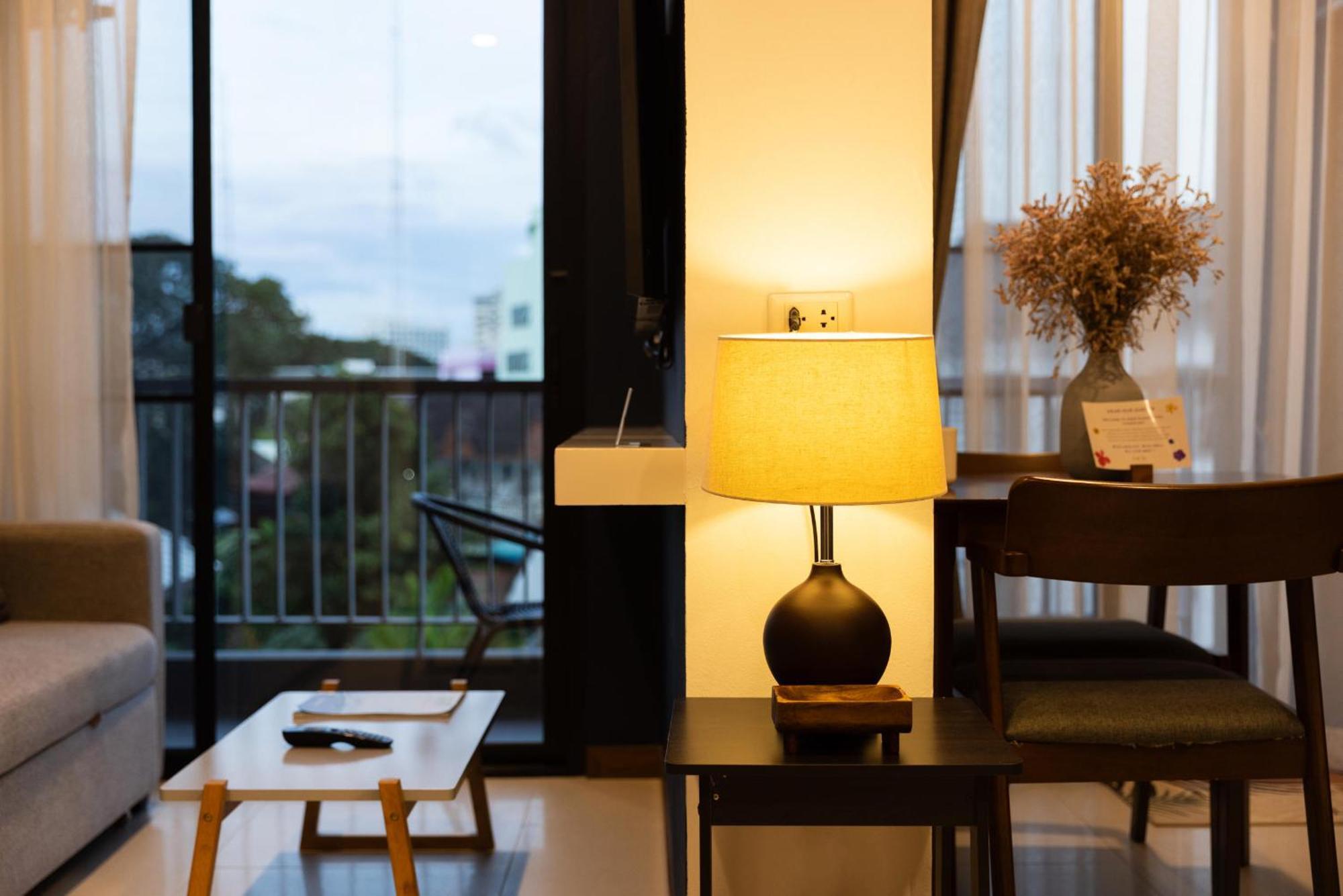 โรงแรม Amiri Place 3*